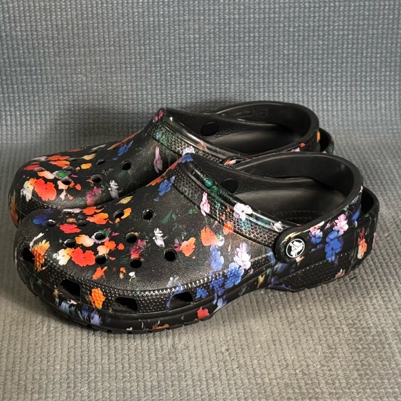 Crocs Classic Printed Floral Clog Slip On Shoes Women’s Size 8 - Picture 2 of 9